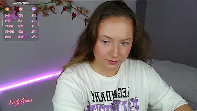 Snapshot of EmilyxxGraces chatting on 07-16-26, 12:29 EmilyxxGraces online show from 07-16-26, 12:29