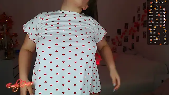 Snapshot of EmilyxxGraces chatting on 11-12-25, 01:43 EmilyxxGraces online show from 11-12-25, 01:43