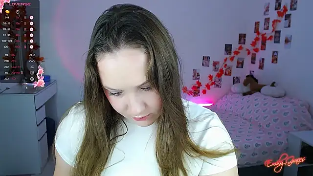 Snapshot of EmilyxxGraces chatting on 12-03-25, 11:47 EmilyxxGraces online show from 12-03-25, 11:47