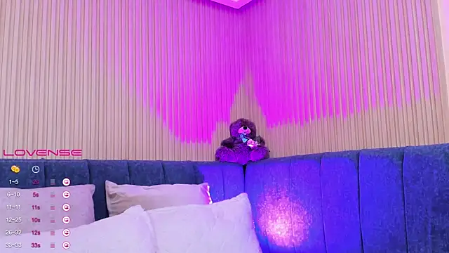 elizabeth 20 online show from 03-13-25, 07:17