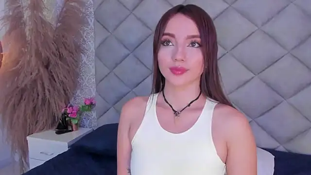 Snapshot of IvvyFox chatting on 02-10-25, 12:29 IvvyFox online show from 02-10-25, 12:29