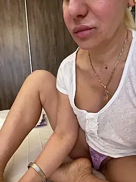 Snapshot of DeboraXporn chatting on 02-27-26, 05:40 DeboraXporn online show from 02-27-26, 05:40