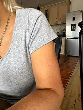 DeboraXporn online show from 10-17-25, 12:40