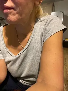 DeboraXporn online show from 10-21-25, 09:47