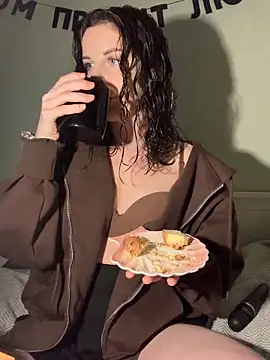 MollyBer online show from 11-23-25, 07:02