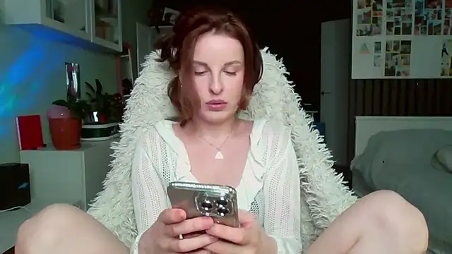 MollyBer online show from 04-23-26, 06:42