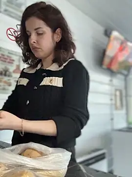 MollyBer online show from 04-10-26, 04:58