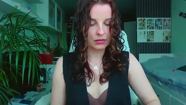 MollyBer online show from 04-14-26, 12:21