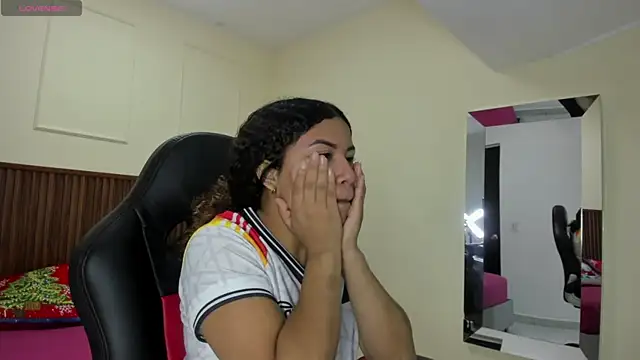 MELINAMARTINS online show from 12-22-25, 07:36