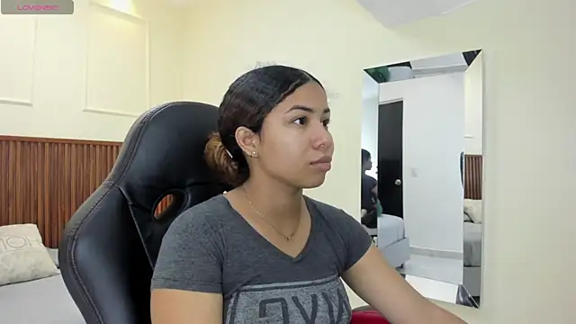 MELINAMARTINS online show from 01-11-26, 07:21