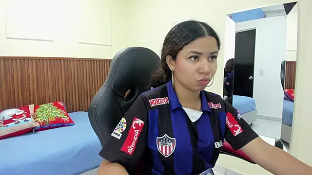 MELINAMARTINS online show from 12-16-25, 07:29