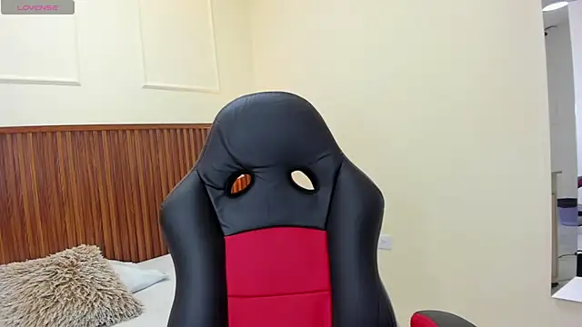 MELINAMARTINS online show from 11-20-25, 07:47