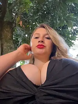 Snapshot of aurora_coldd chatting on 05-13-26, 10:50 aurora coldd online show from 05-13-26, 10:50