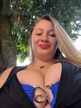 Snapshot of aurora_coldd chatting on 05-11-26, 10:40 aurora coldd online show from 05-11-26, 10:40
