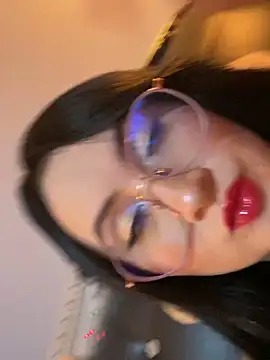 ValentinaOrtiz3 online show from 12-05-25, 12:43