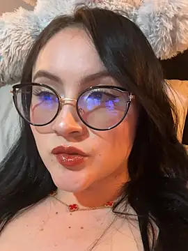 ValentinaOrtiz3 online show from 02-12-26, 11:15