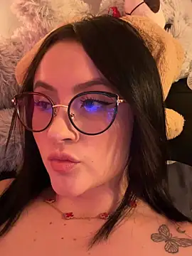 Snapshot of ValentinaOrtiz3 chatting on 03-09-26, 10:35 ValentinaOrtiz3 online show from 03-09-26, 10:35