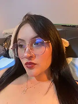 ValentinaOrtiz3 online show from 10-01-25, 03:11