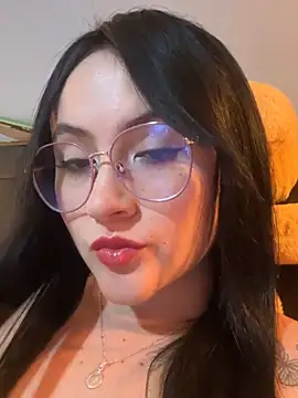 ValentinaOrtiz3 online show from 11-09-25, 01:53