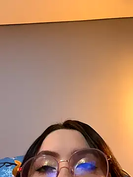 ValentinaOrtiz3 online show from 10-22-25, 10:08