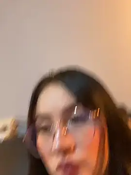 ValentinaOrtiz3 online show from 10-02-25, 03:43