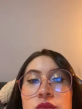 ValentinaOrtiz3 online show from 10-16-25, 03:04