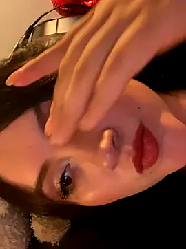 ValentinaOrtiz3 online show from 10-09-25, 12:22