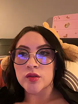 Snapshot of ValentinaOrtiz3 chatting on 03-26-26, 10:40 ValentinaOrtiz3 online show from 03-26-26, 10:40