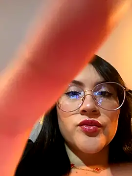 ValentinaOrtiz3 online show from 11-07-25, 12:04