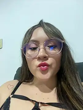 ValentinaOrtiz3 online show from 02-24-25, 11:52