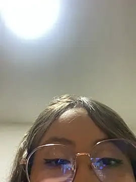 ValentinaOrtiz3 online show from 02-24-25, 12:52