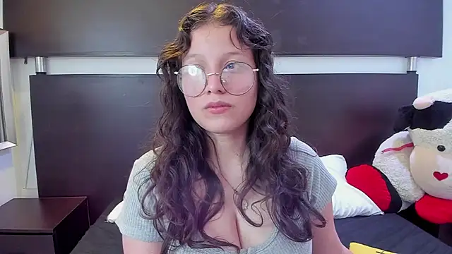 Marii 18 online show from 03-18-25, 03:45