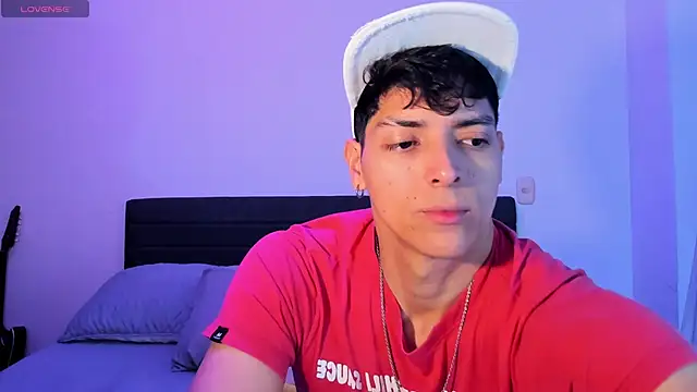  JacobMiller   online show from 01-06-26, 08:35