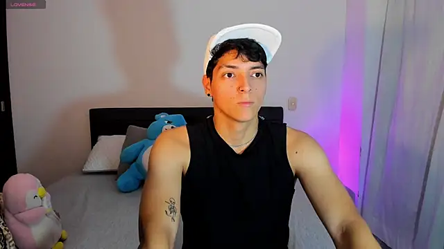  JacobMiller   online show from 10-06-25, 07:14