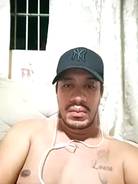 Snapshot of TonnyMoreno chatting on 02-19-25, 06:44 TonnyMoreno online show from 02-19-25, 06:44