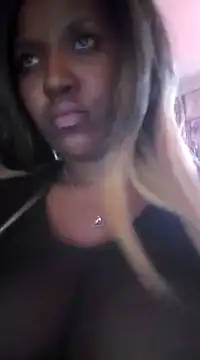 Snapshot of Coco_Nile chatting on 03-03-25, 03:11 Coco Nile online show from 03-03-25, 03:11