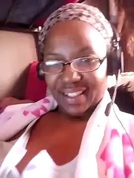 Snapshot of Coco_Nile chatting on 09-26-25, 10:44 Coco Nile online show from 09-26-25, 10:44