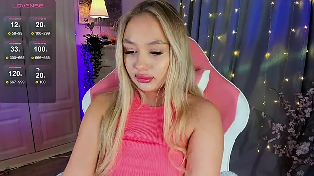 Snapshot of _Loneve__ chatting on 03-22-25, 08:37  Loneve   online show from 03-22-25, 08:37