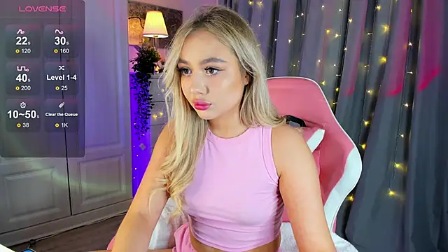 Snapshot of _Loneve__ chatting on 03-06-25, 05:11  Loneve   online show from 03-06-25, 05:11