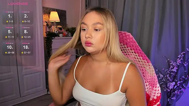 Snapshot of _Loneve__ chatting on 10-10-25, 01:56  Loneve   online show from 10-10-25, 01:56