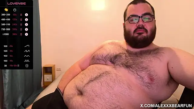 Snapshot of alexxxbear chatting on 01-10-26, 01:39 alexxxbear online show from 01-10-26, 01:39