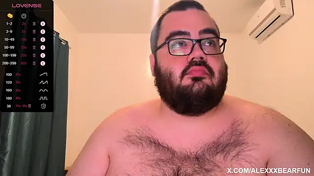 Snapshot of alexxxbear chatting on 01-16-26, 01:48 alexxxbear online show from 01-16-26, 01:48