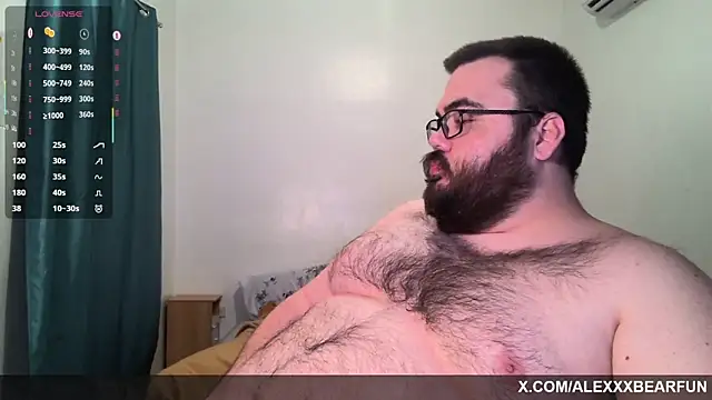 Snapshot of alexxxbear chatting on 05-08-26, 05:33 alexxxbear online show from 05-08-26, 05:33