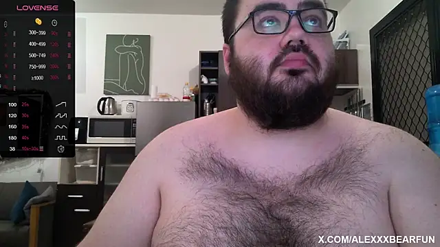 Snapshot of alexxxbear chatting on 11-28-25, 12:11 alexxxbear online show from 11-28-25, 12:11