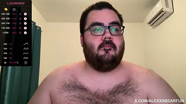Snapshot of alexxxbear chatting on 12-17-25, 07:19 alexxxbear online show from 12-17-25, 07:19