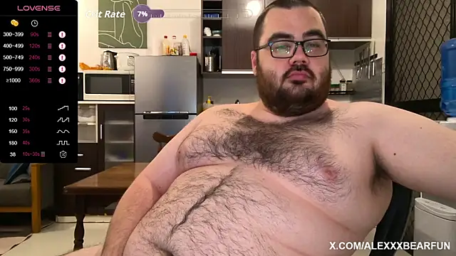 Snapshot of alexxxbear chatting on 10-27-25, 09:38 alexxxbear online show from 10-27-25, 09:38