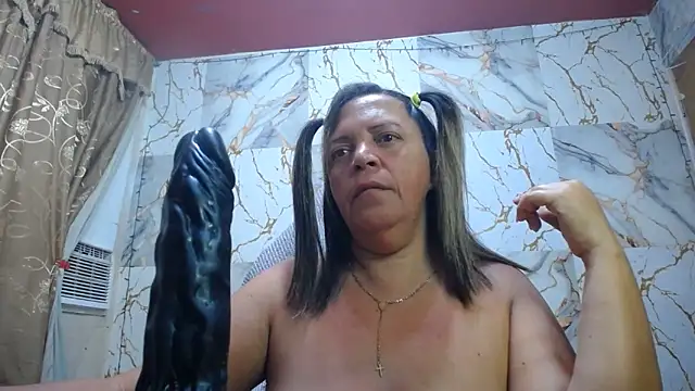Snapshot of alina_maturehot chatting on 06-22-26, 06:10 alina maturehot online show from 06-22-26, 06:10