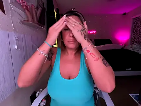 bossyroxy84 online show from 09-16-25, 06:31