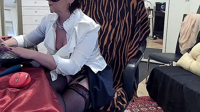 Snapshot of Chanel_Noire chatting on 03-12-25, 04:13 Chanel Noire online show from 03-12-25, 04:13