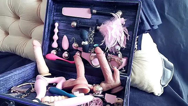 Snapshot of Chanel_Noire chatting on 03-02-25, 04:36 Chanel Noire online show from 03-02-25, 04:36